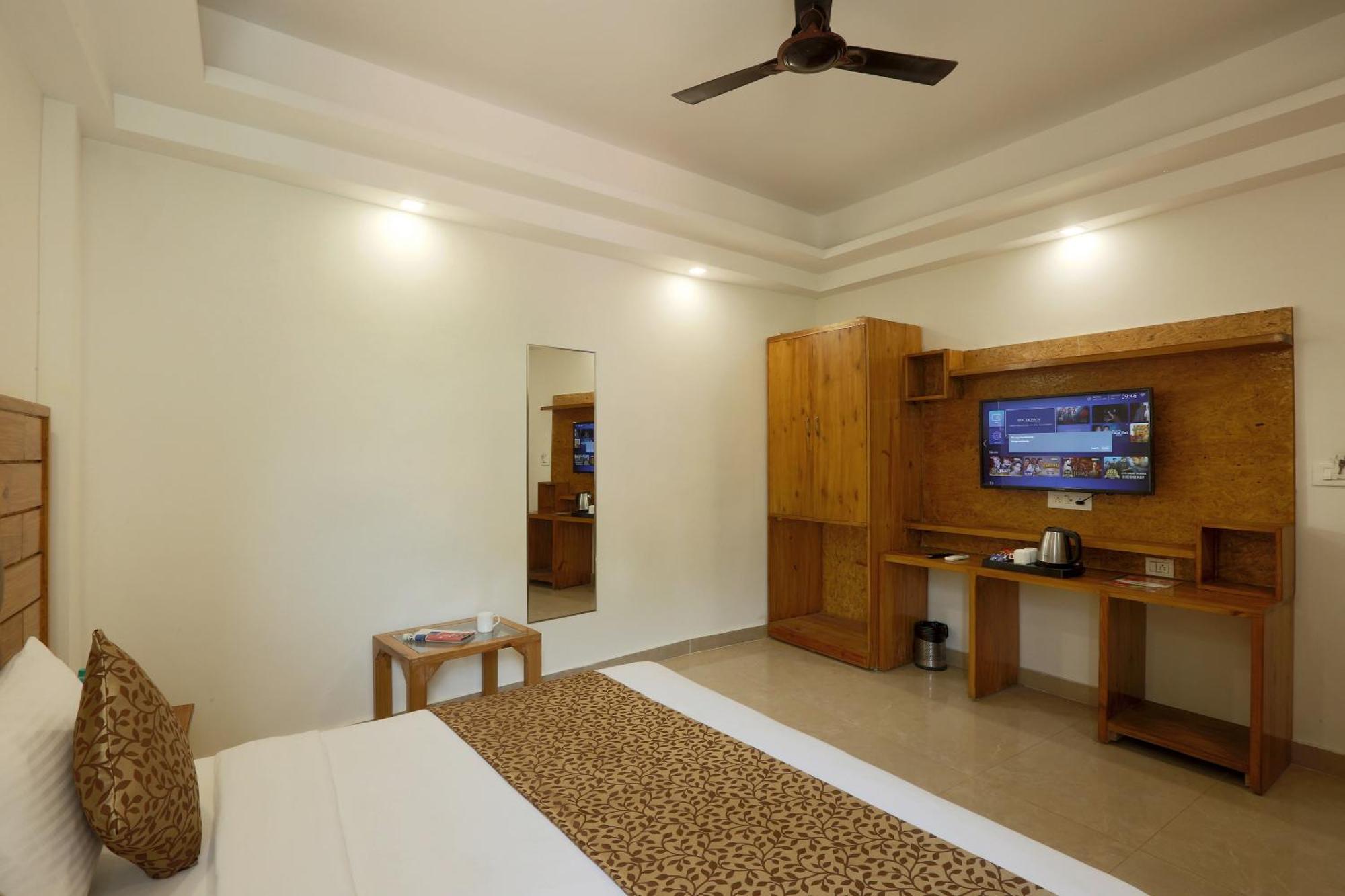 Hotel Deluxe Stay Inn - Near Delhi Airport New Delhi Exterior photo